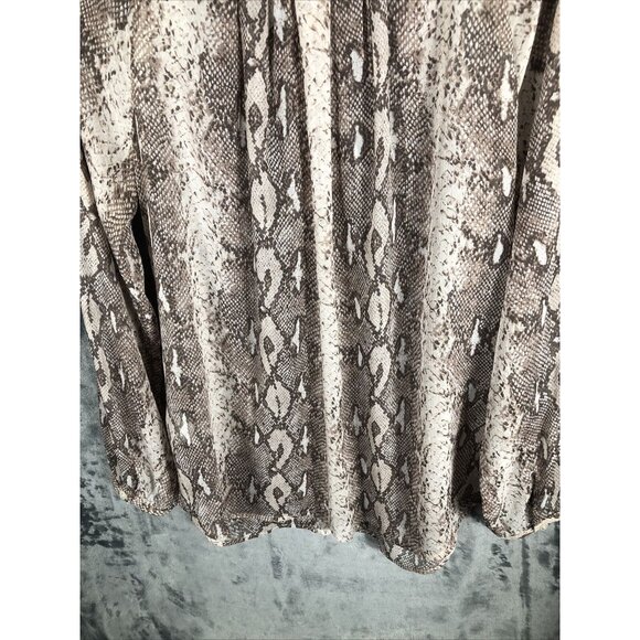 Banana Republic Blouse Women’s Animal Print Blouse Henley Snake Sheer SZ Medium - Picture 13 of 16